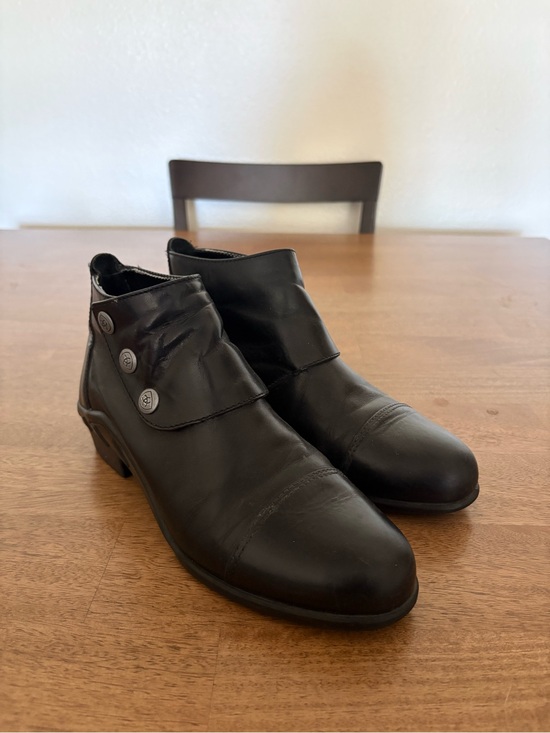 Ariat Shoes - Ariat Spat III Snap Ankle Riding Boots Women’s 8 Black Leather Coastal Cowgirl